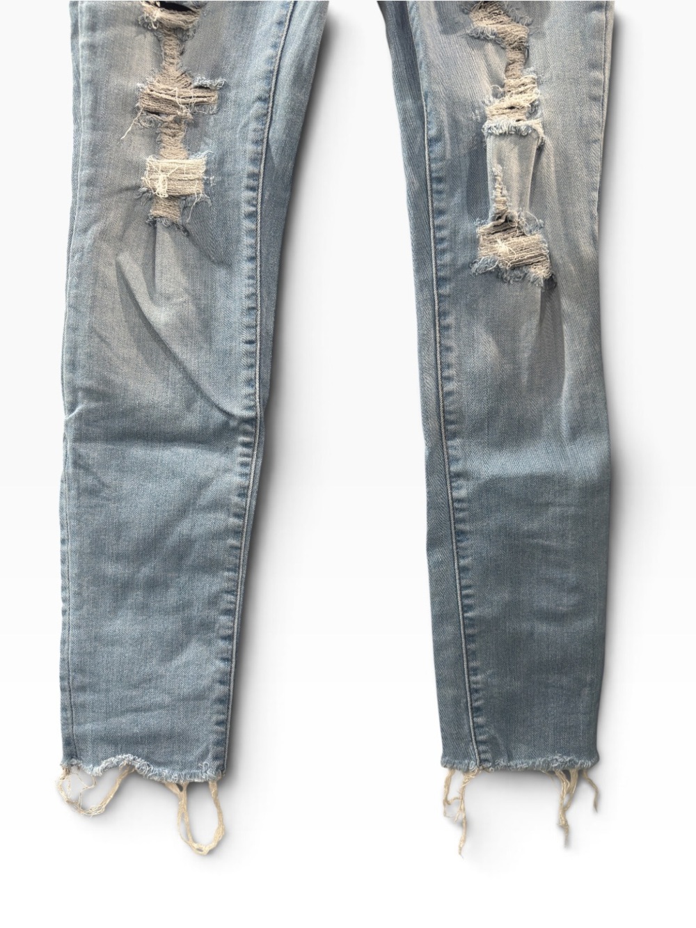 Universal Thread Light Blue Mid Rise Distressed Skinny Jeans - Picture 5 of 8